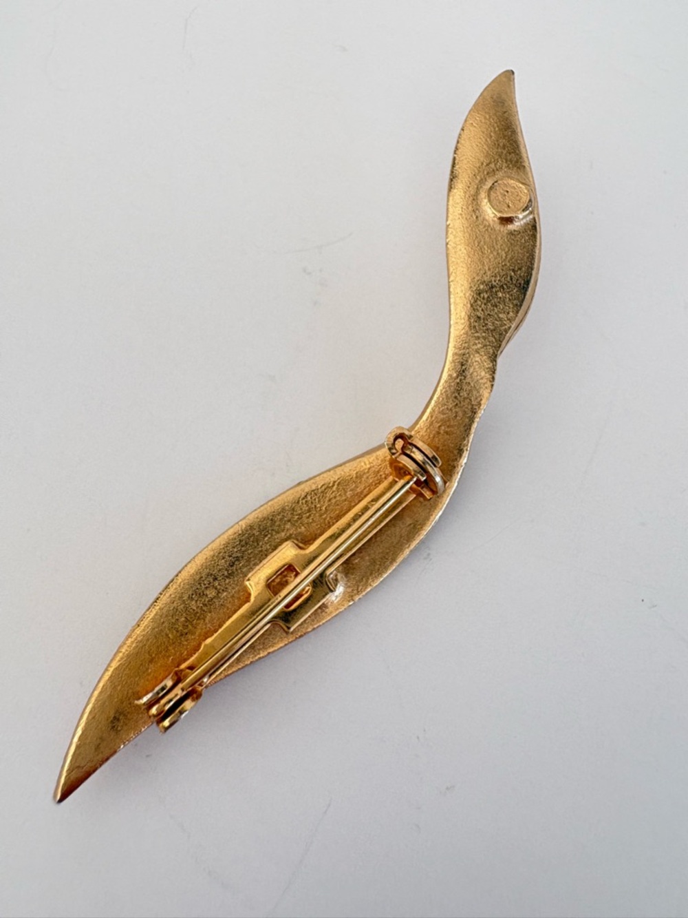 Gold Leaf Sculptural Brooch Textured Gold Tone Statement Pin - Picture 4 of 11